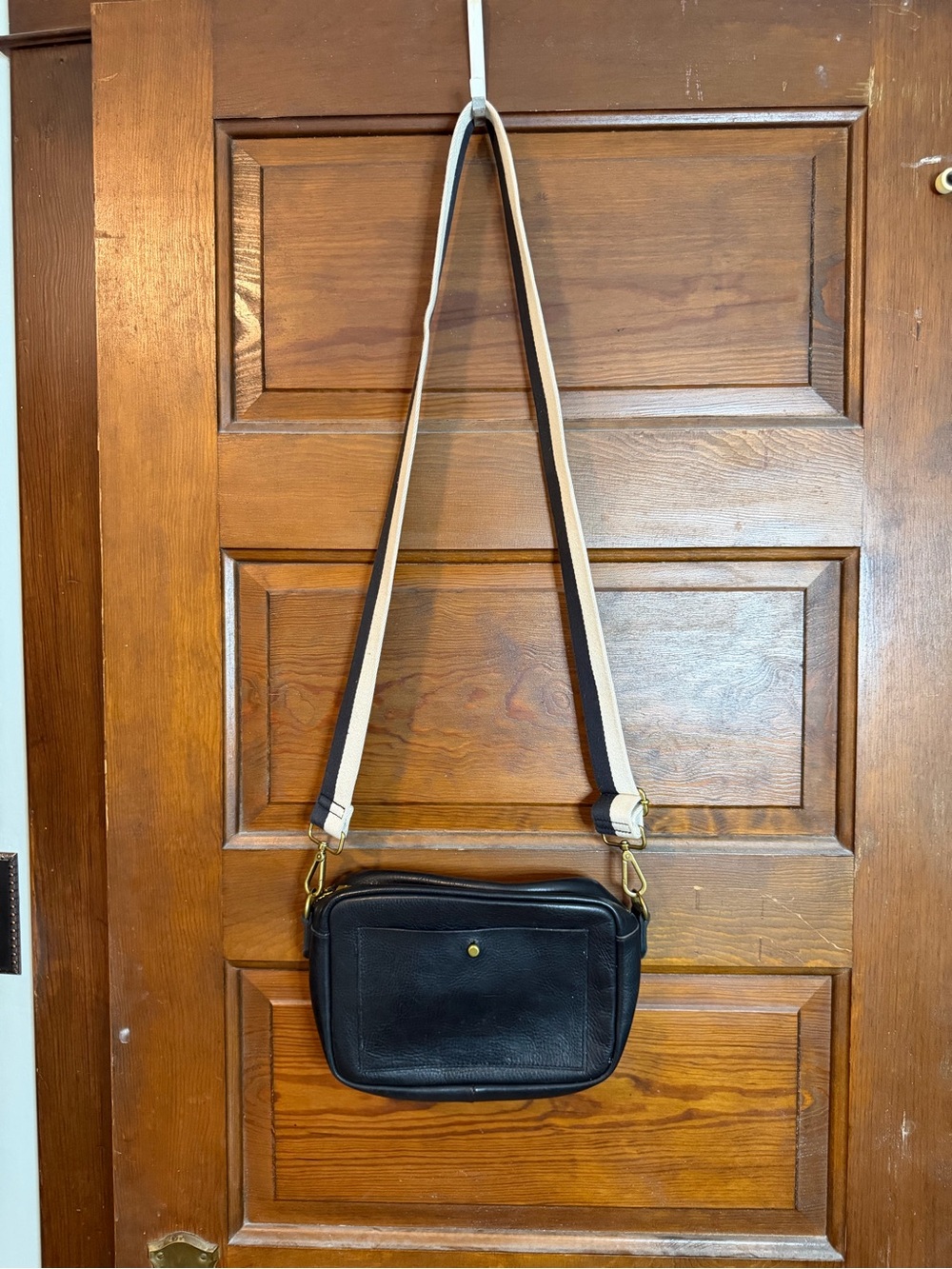 Madewell Black Leather Crossbody Camera Bag w/Adjustable Strap - Picture 3 of 8
